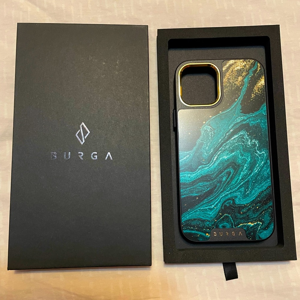 Burga iPhone 12 Pro Elite Dark in Emerald Pool.